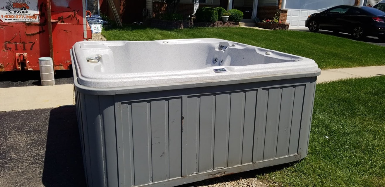 The free hot tub sitting at the curb when we arrived